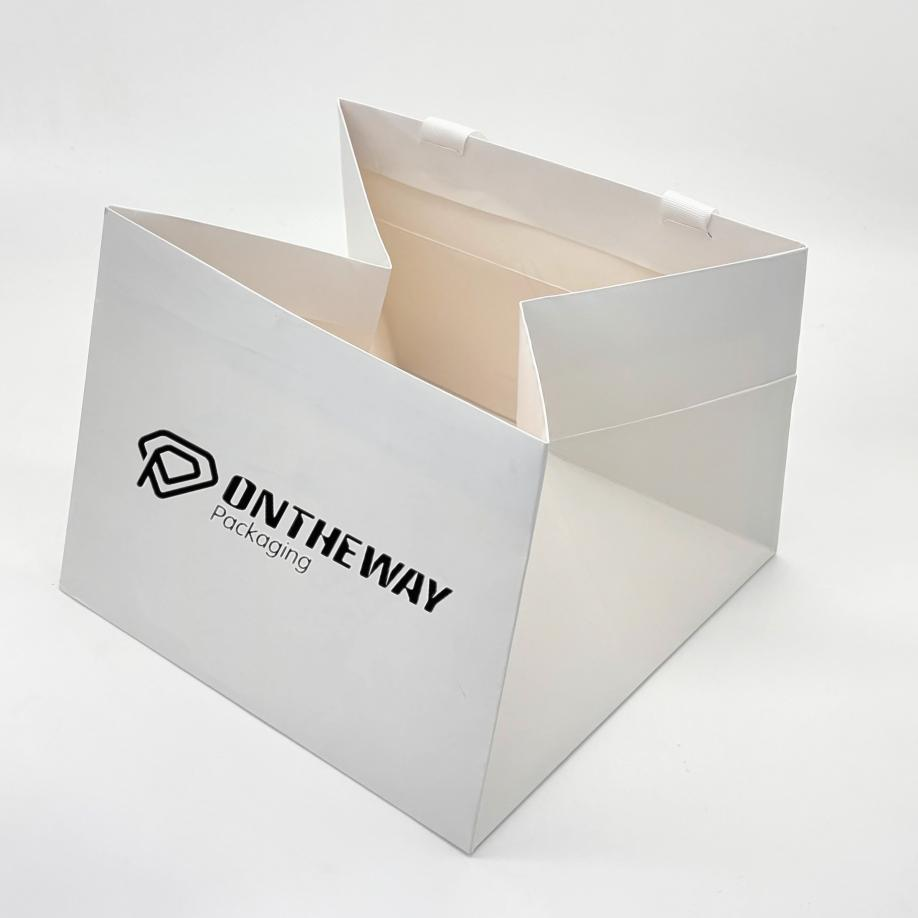 https://www.jewelrypackbox.com/paper-bag/